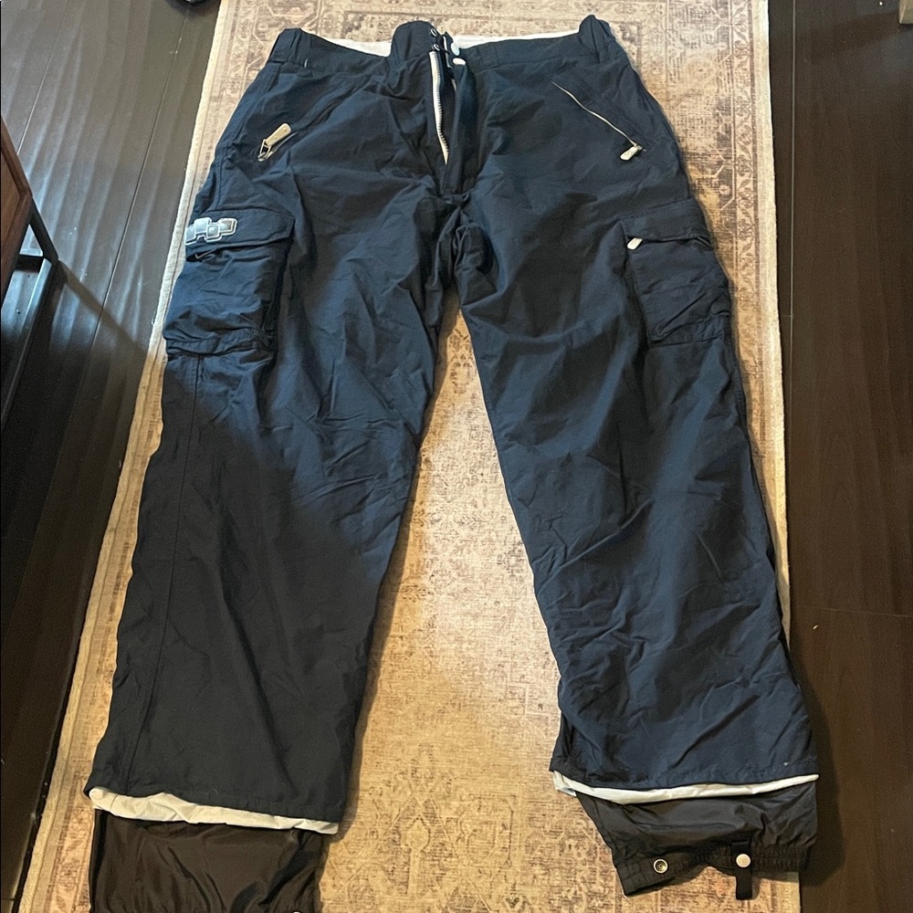 Four square snowboarding pants 🏂